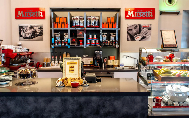 Hilton London Heathrow Airport Terminal 5