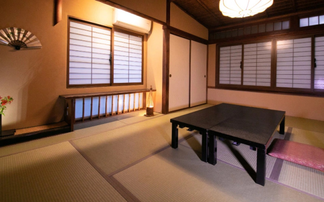 Japanese-Style Higashi Honganji View Family room 사진 2