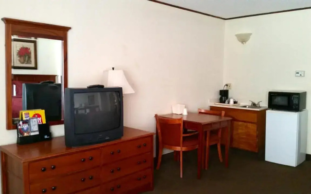 Western Holiday Lodge Three Rivers