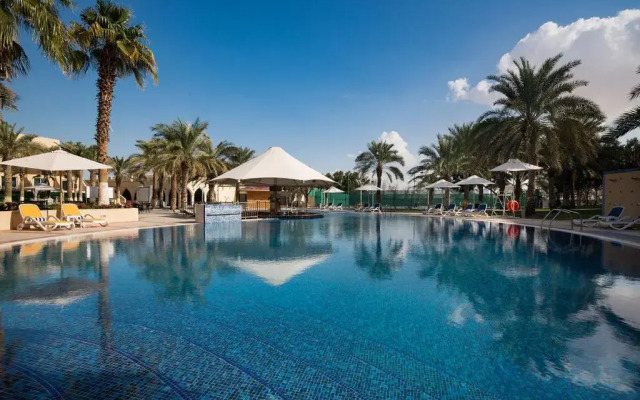 Metropolitan Al Mafraq Hotel