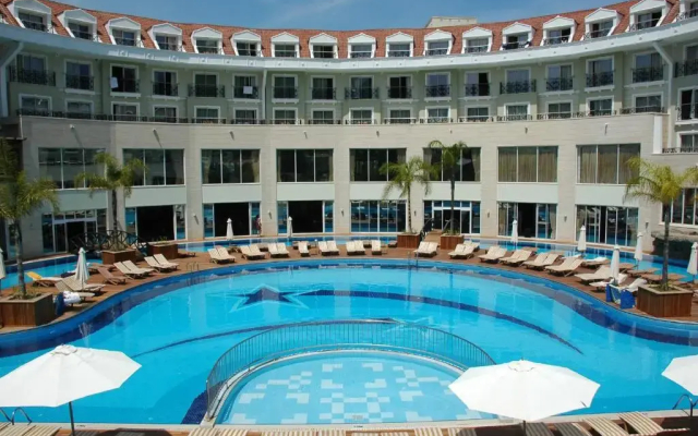 Курорт Meder Resort Hotel