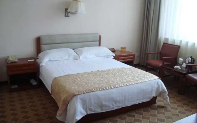 Nenjiang Hotel