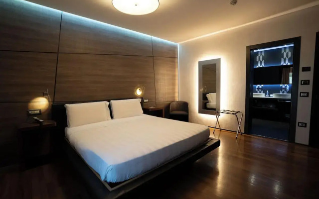 Divina Luxury Hotel