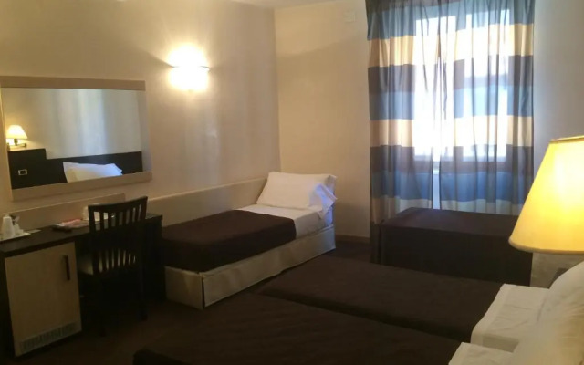 Hotel Tritone