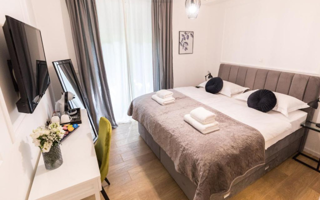 Luxury Rooms With Balcony