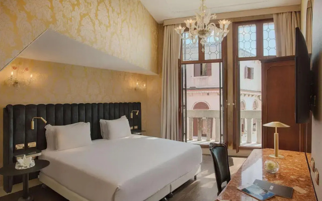 NH Venezia Santa Lucia Hotel