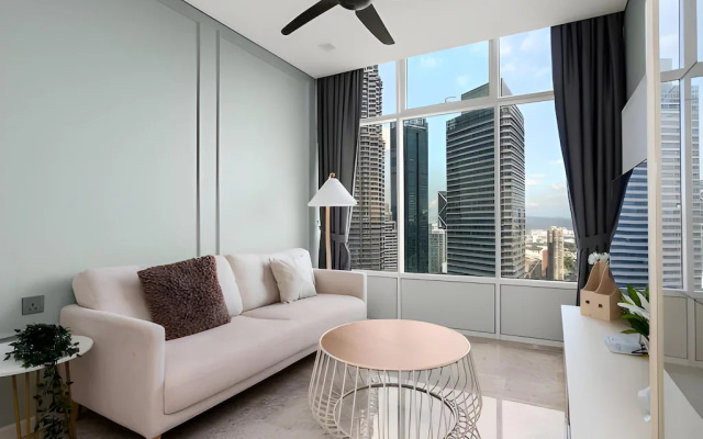 Sky Suites KLCC Homestay by BIRDY STAY – Balcony – Kuala Lumpur