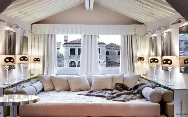 Palazzina Grassi Hotel