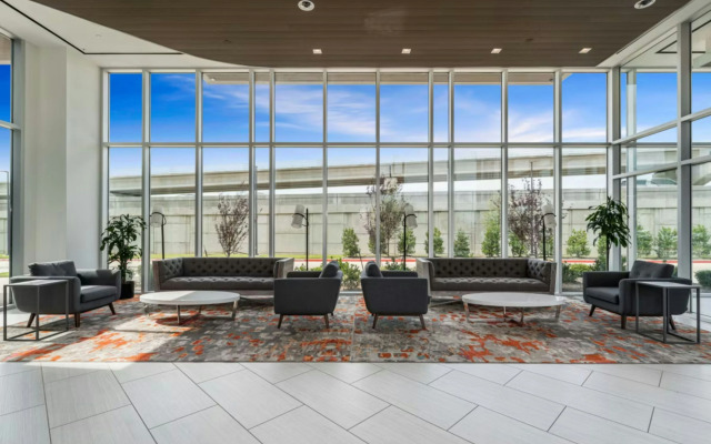 Отель The Lamar