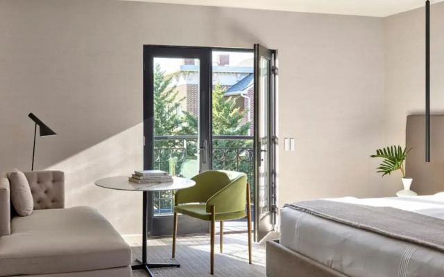 Hotel AKA Alexandria