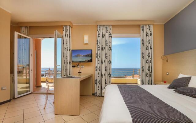 Janus Hotel