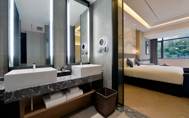 Liz Hotel