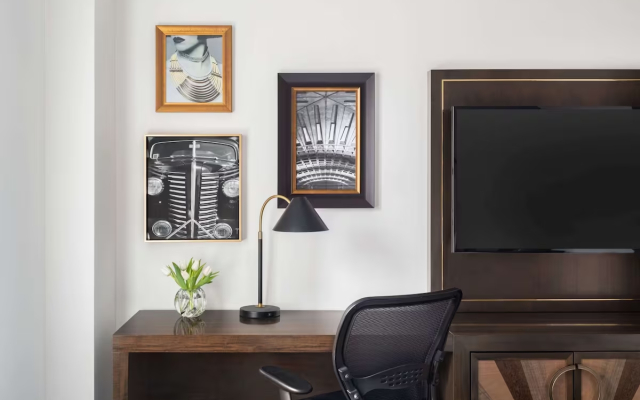 Martinique New York on Broadway, Curio Collection by Hilton