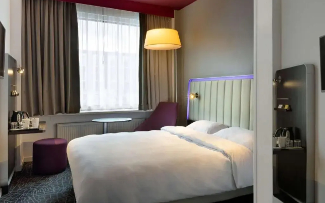 hotelImage