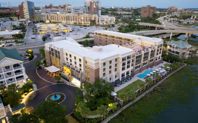 Hilton Garden Inn Charleston Waterfront/Downtown
