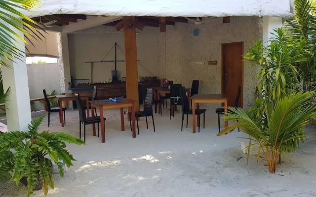 Blue World Dharavandhoo