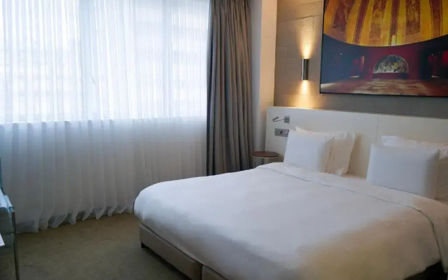 Отель Pullman Paris Tour Eiffel