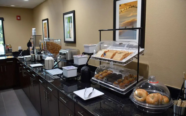 Best Western Plus Elmendorf Hotel / San Antonio Hotel