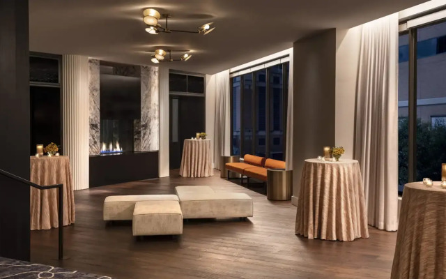 Four Seasons Houston Hotel