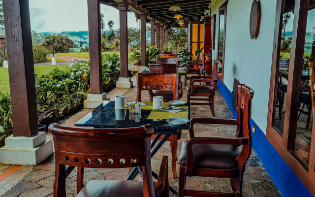 Villa Blanca Cloud Forest Hotel + Retreat