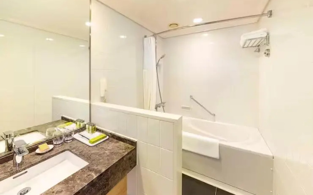 Hilton Deluxe Twin room (트윈 침대 2개) 사진 4