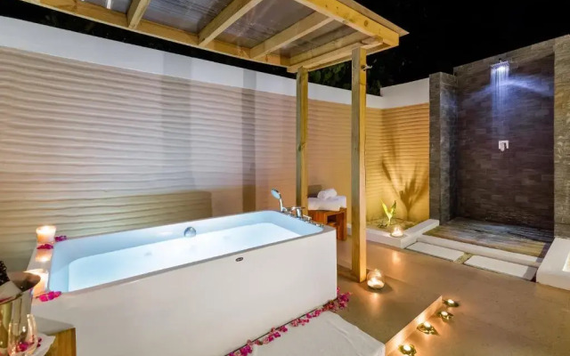 Kudafushi Resort and Spa