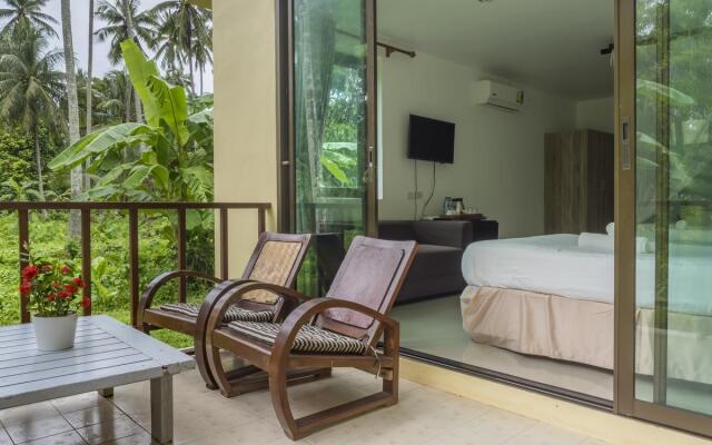 Baan Mai Beachfront Lone Island Phuket
