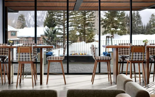 Hotel Alpenrock Breckenridge, Curio Collection by Hilton