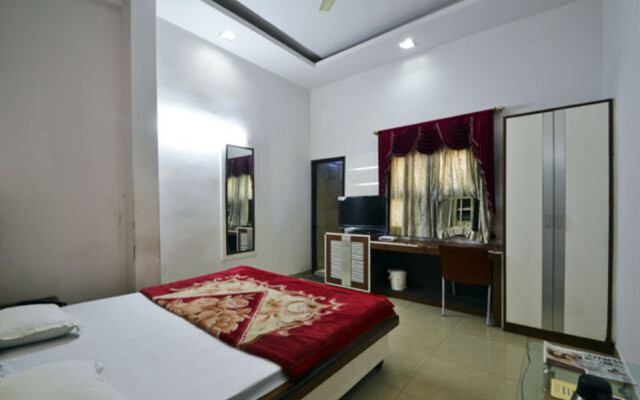 Hotel Mandakini Palace