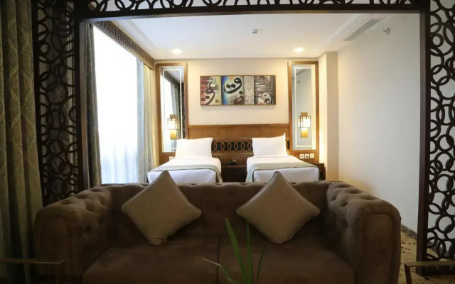 Violet Al Azizia Hotel
