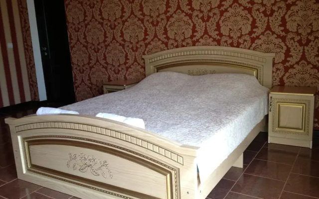 Guest House on prospect Ardzinba 257