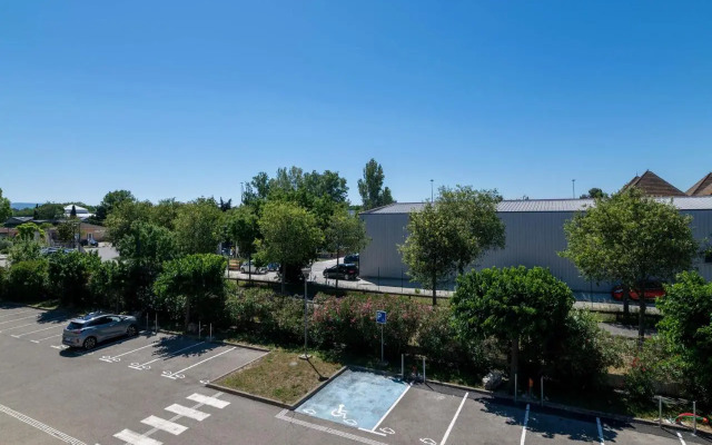 B&B HOTEL Avignon (1)