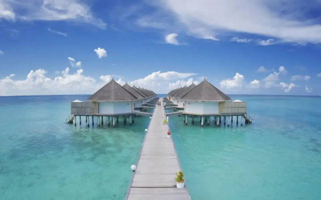 Angaga Island Resort & Spa