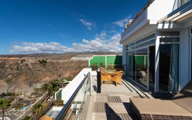 Holiday Club Jardin Amadores Hotel