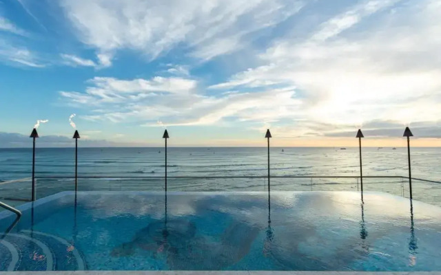 Espacio The Jewel Of Waikiki