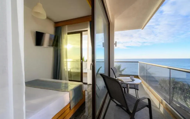 Evlogia Hotel Seafront & Annex by Greek Pride