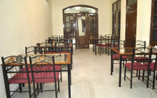 Hotel Dhingra Residency