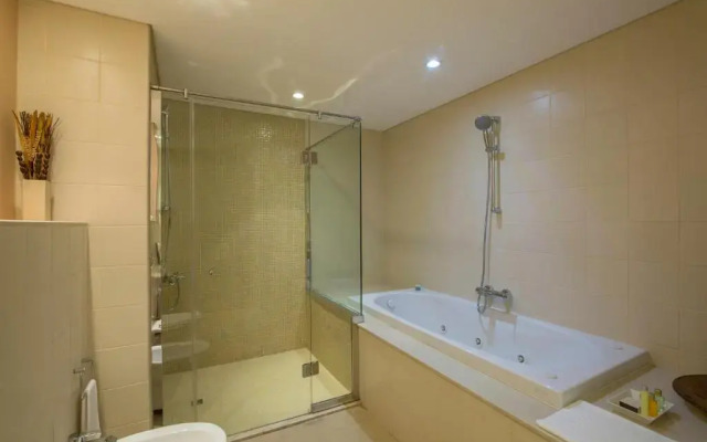 Metropolitan Al Mafraq Hotel