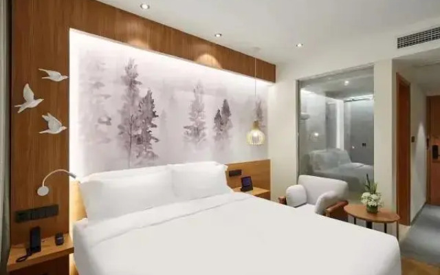 Orange Hotel (Shanghai Hongqiao Railway Station)