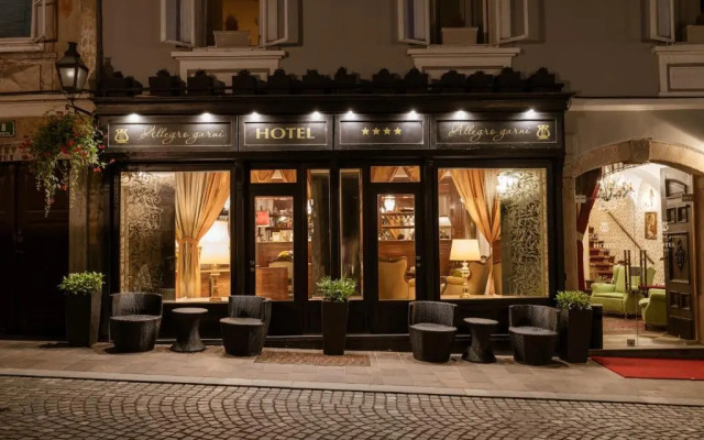 Allegro Hotel