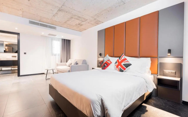 The Londoner Hotel St. Julians