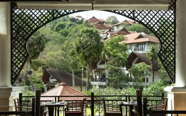 Rawi Warin Resort and Spa
