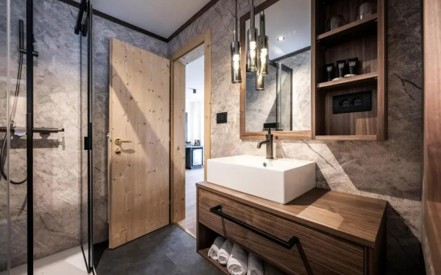  Alpstay – Hotel Acadia – Adults Only