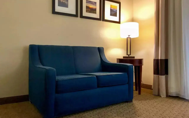 Vista Suites Hotel Near Island Drive Pigeon Forge