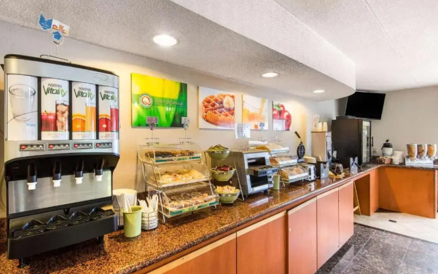 Quality Inn & Suites - Toronto West