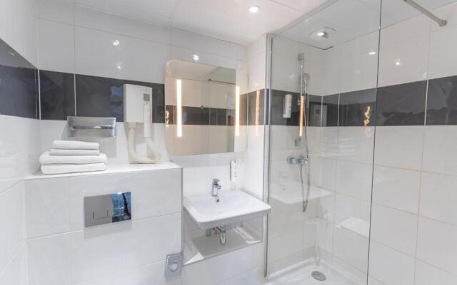 Отель Inn Design Paris Saint Quentin