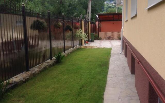 Baunti Guest House