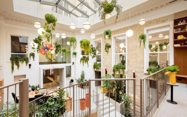 Maverick Athenaeum Hotel