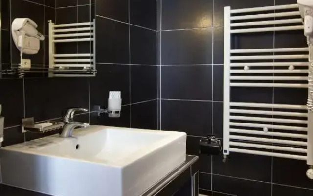 Hotel Cosmotel