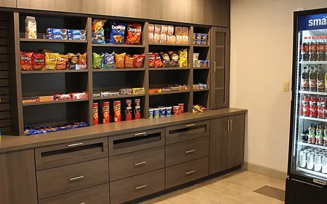 Plaza Inn and Suites